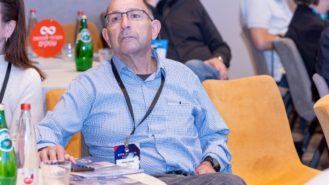 G 25.2 -107.jpg