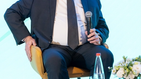 G 25.2 -372.jpg