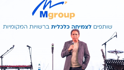 G 25.2 -427.jpg